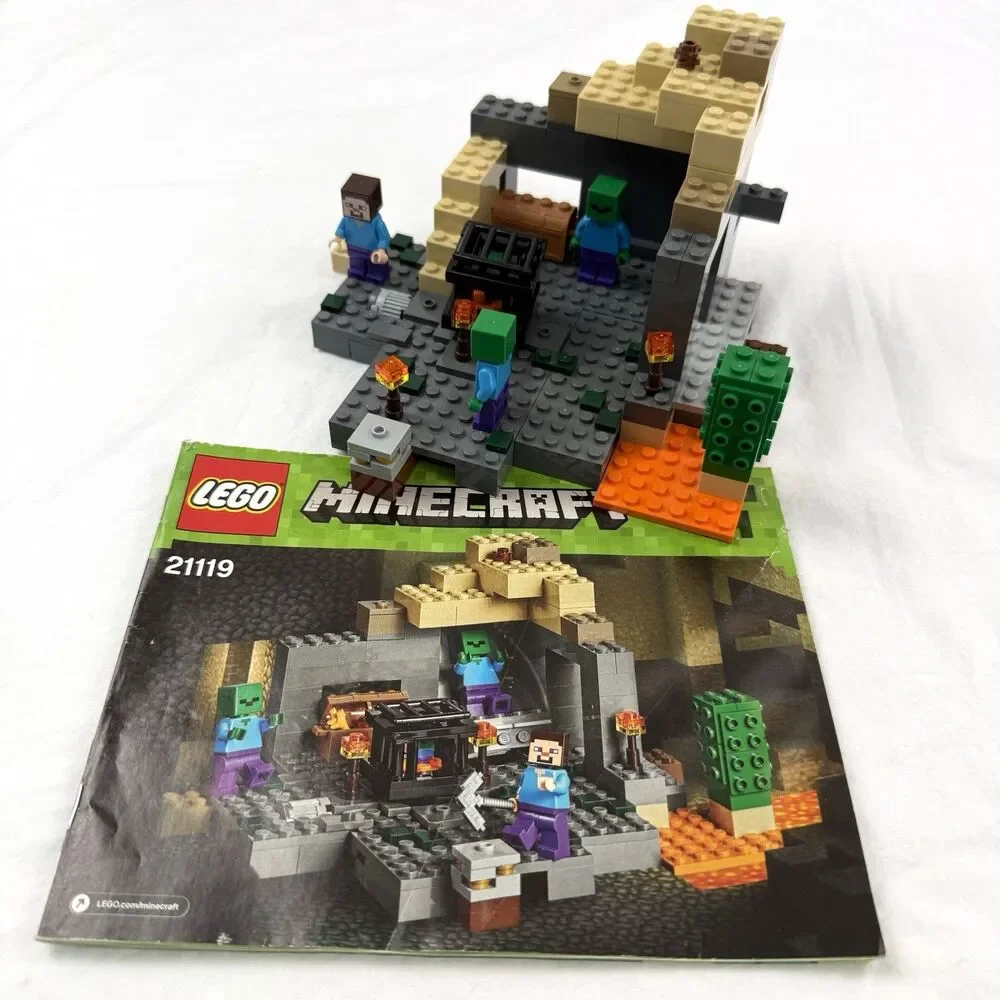 LEGO 21119 MINECRAFT - The Dungeon Minifigs Manual NO BOX - Missing one piece